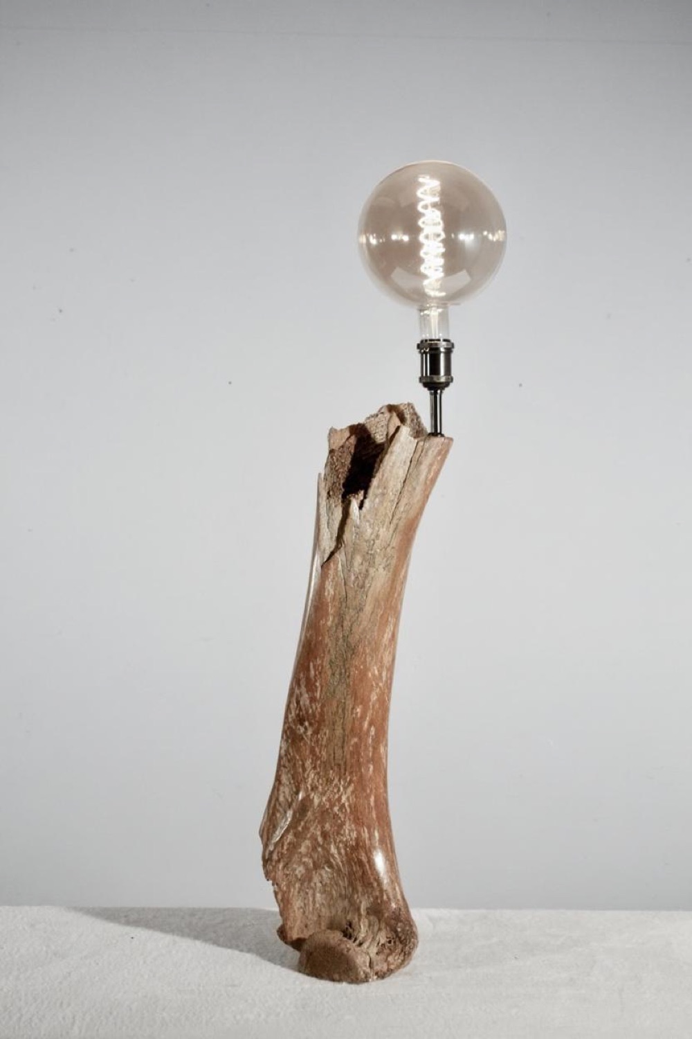 Stehlampe Steinbock kapital auf Eisenständer