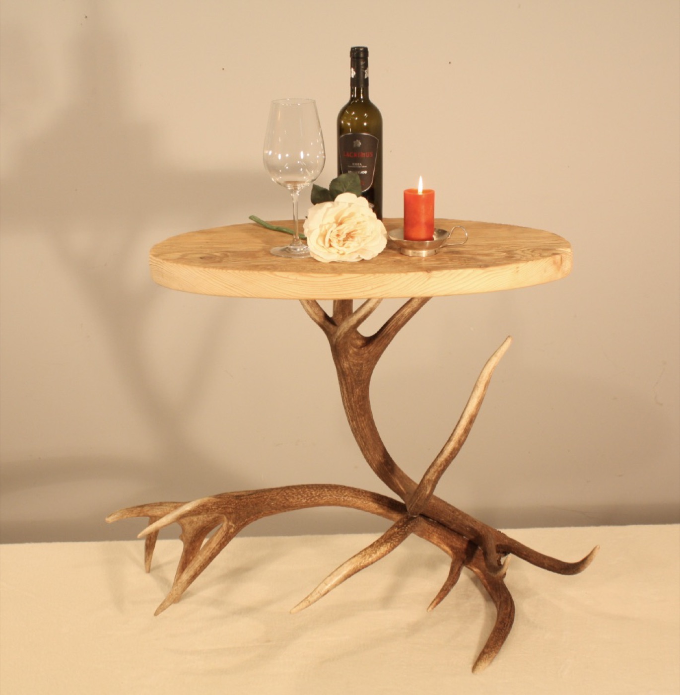 Geweihtisch mit Olivenholzplatte